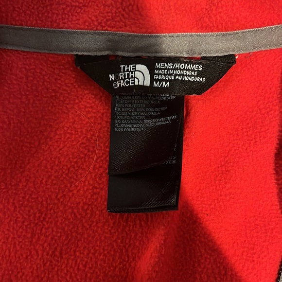 North face bright Red fleece size medium - Picture 2 of 2